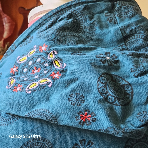 Ark Imports hoodie, size medium. - Picture 5 of 9